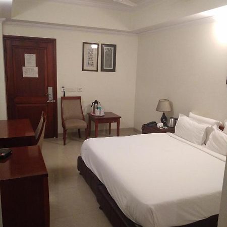 Hotel Bluestone 加济阿巴德 外观 照片