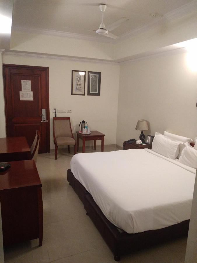 Hotel Bluestone 加济阿巴德 外观 照片
