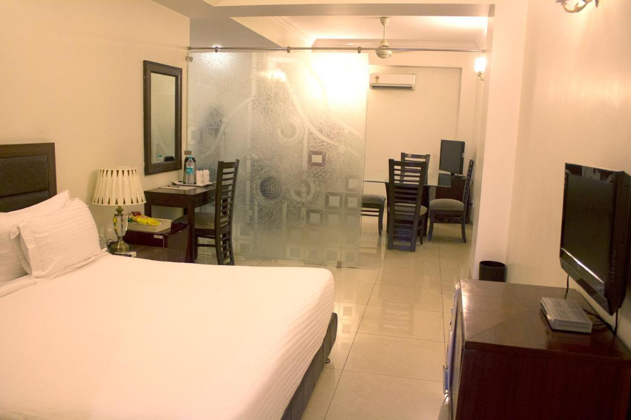 Hotel Bluestone 加济阿巴德 外观 照片